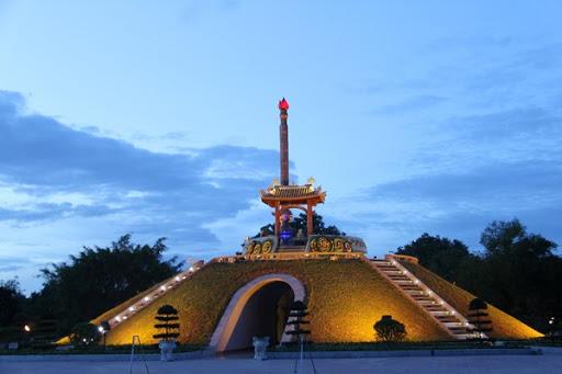 Đài tưởng niệm Thành cổ Quảng Trị